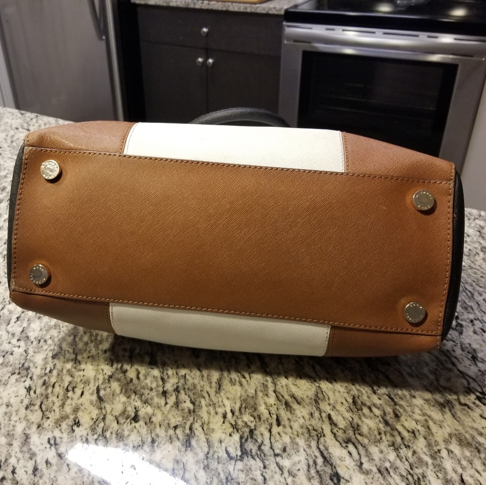 Michael Kors Purse - Picture 2 of 13